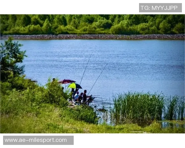 西蒙斯热爱钓鱼运动以真诚信仰推广钓鱼文化