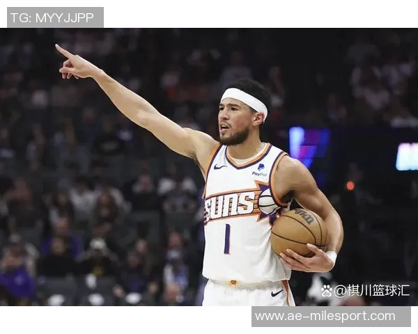 布克上半场表现出色却因伤退场10分钟内贡献11分2篮板3助攻